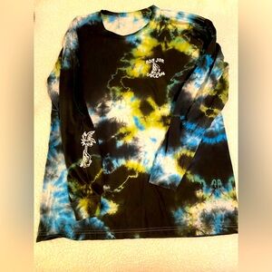 Ron Jon Volcom long sleeved tye dye black shirt.   Looks like a large